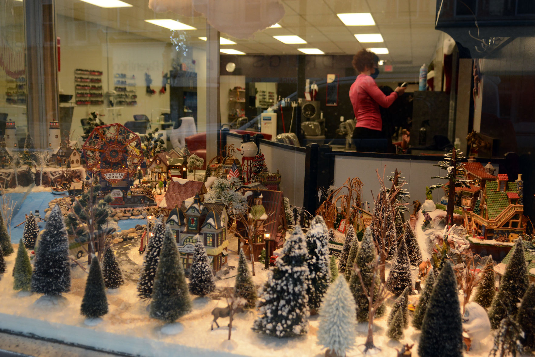 Portage shop windows, Dec. 18, 2020